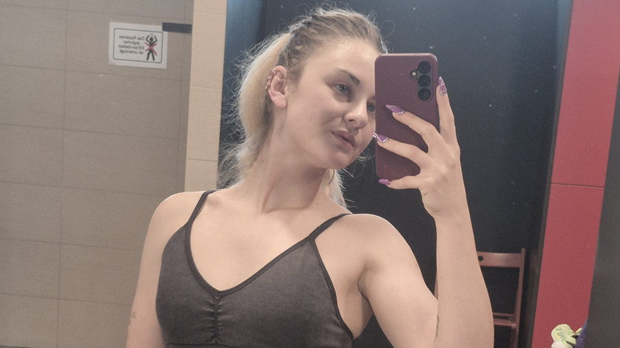 It's not just hot during sports, also in the sauna??