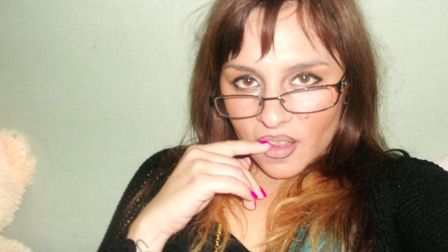 g***e Schulmädchen und ein D***o