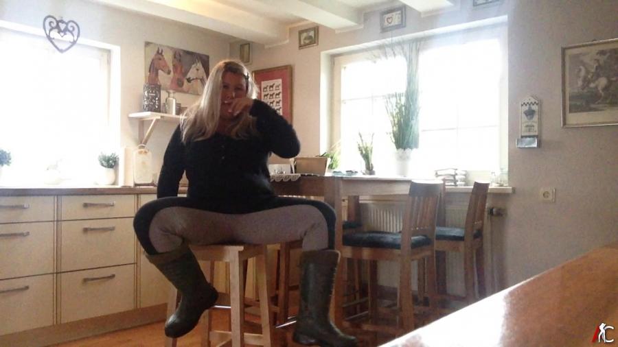PrallA***h in Reithose + Gummistiefeln