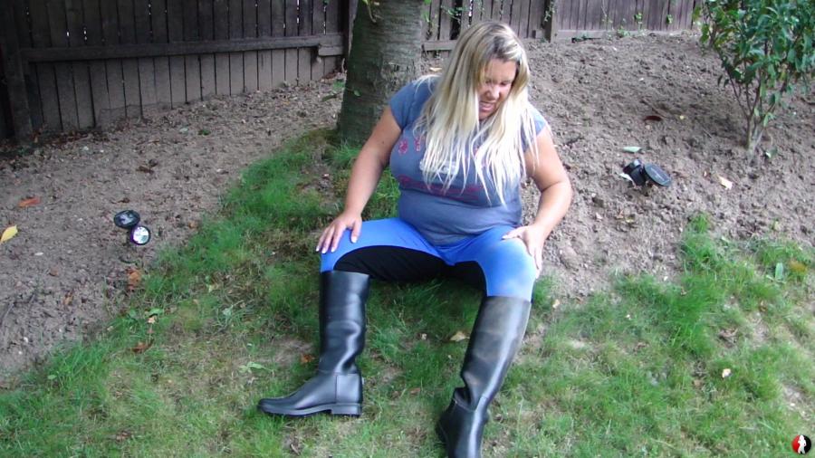 Vom Pferd gestürzt, der Retter spendet S***ma