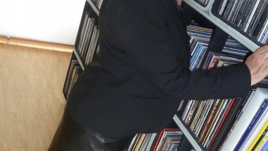 Deine Janne im Lederkleid und g***en Stiefel :-)