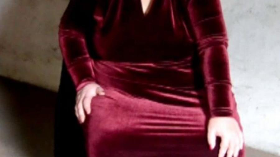 Unterm Rock/Samt-Minikleid