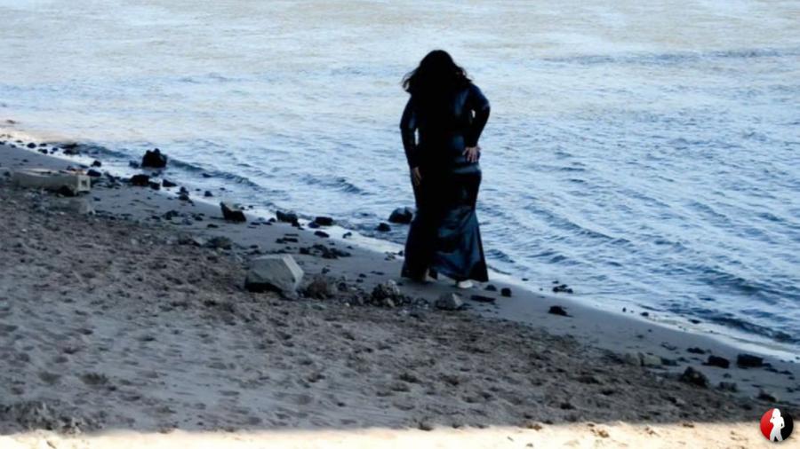 Wetlookkleid am Strand 1