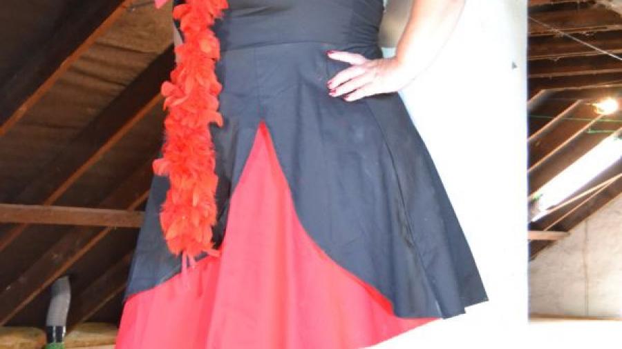 Rot-schwarzes Retrokleid 1