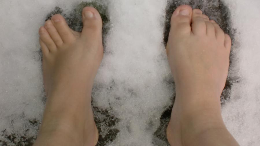 Barfuß im Schnee