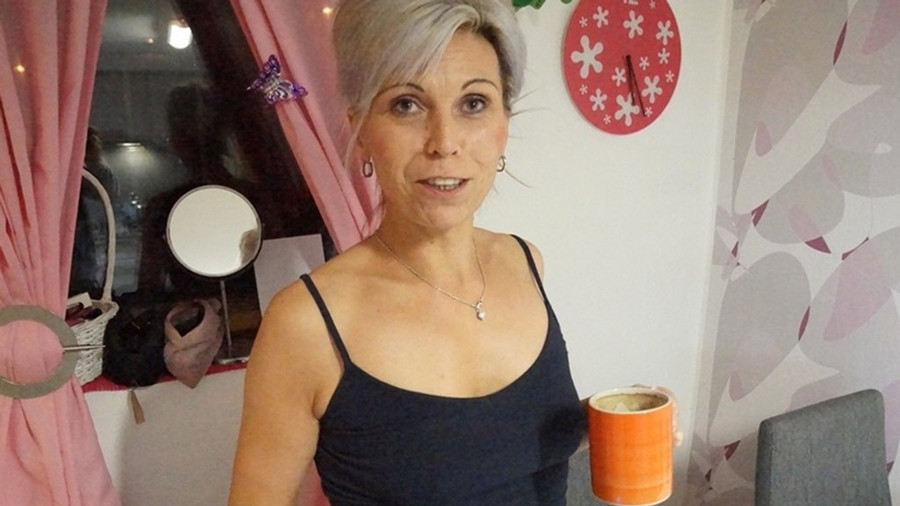 Ich bin geil ich warte auf einen g***en S***her.