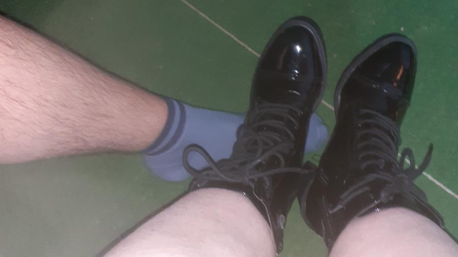 Regenschirm und Lackmandel