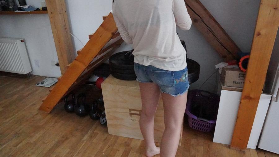 ich bin jung und scharf, bist Du erfahren und genau so scharf ??