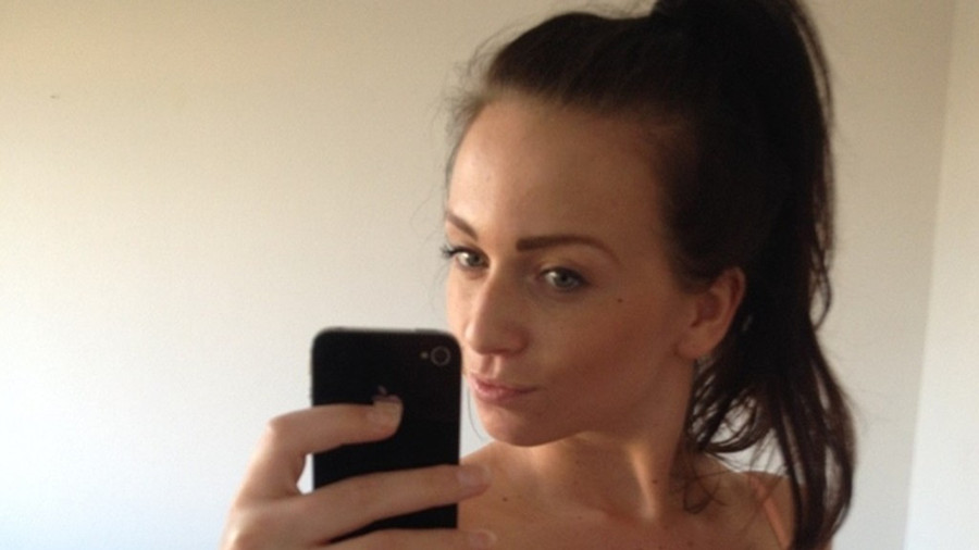 G***e Fotos von einer g***en Frau