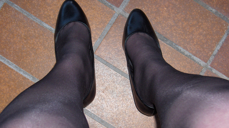 Zarte Füße In Pumps