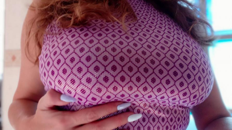 Sportliches, schmutziges Mädchen