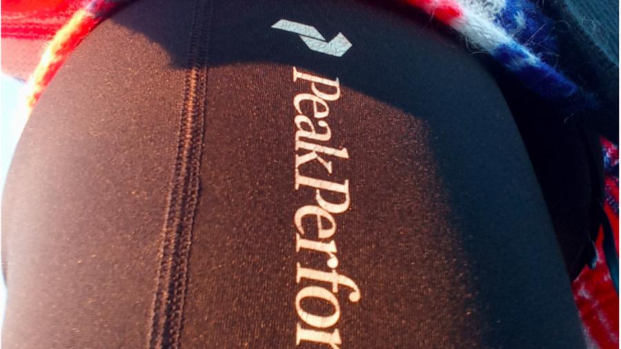 Rollen und Zeigen von B***ten 2