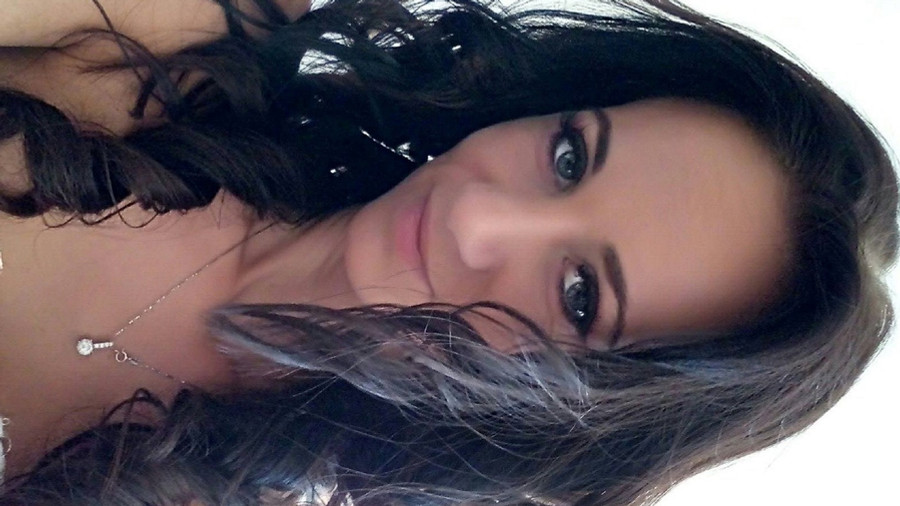 Ich bin Alleine ein bisschen Traurig..ich Meine, ich vermisse Es