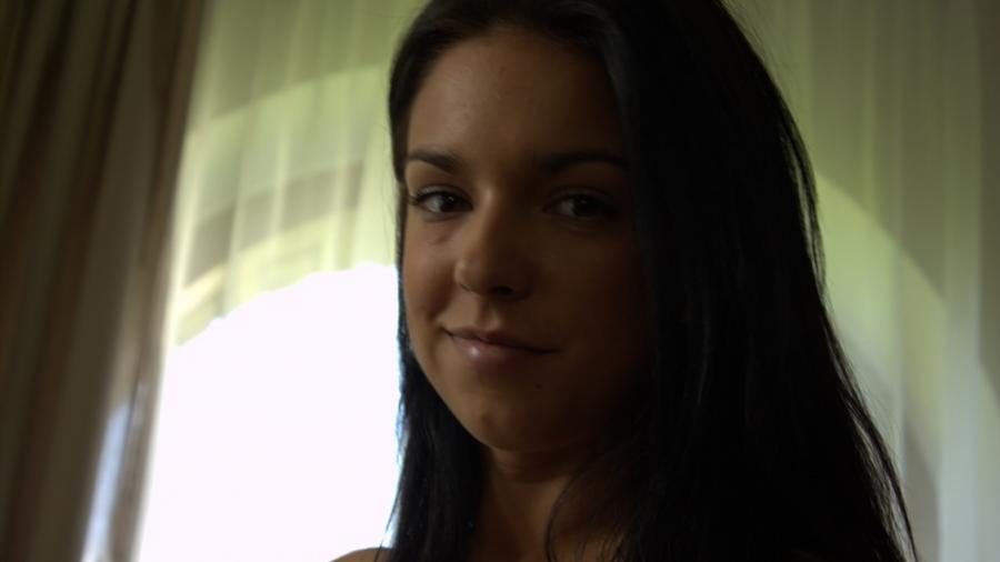 l**ker fummeln auf dem Sofa