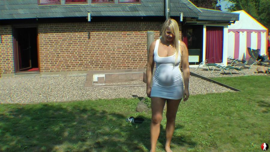 Weitp**s ins Gesicht