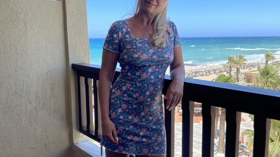 Blumen Kleid mit Hut