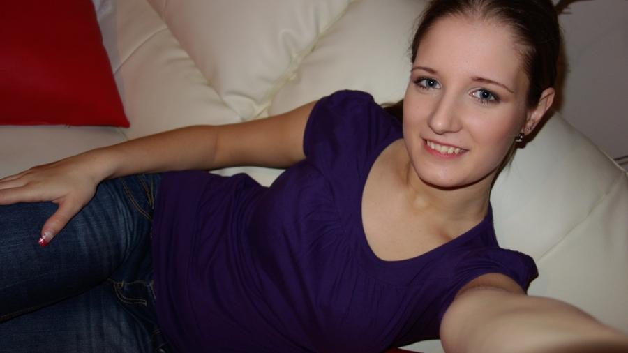 ein wenig an den T****n spielen, bitte hier greif dran ...