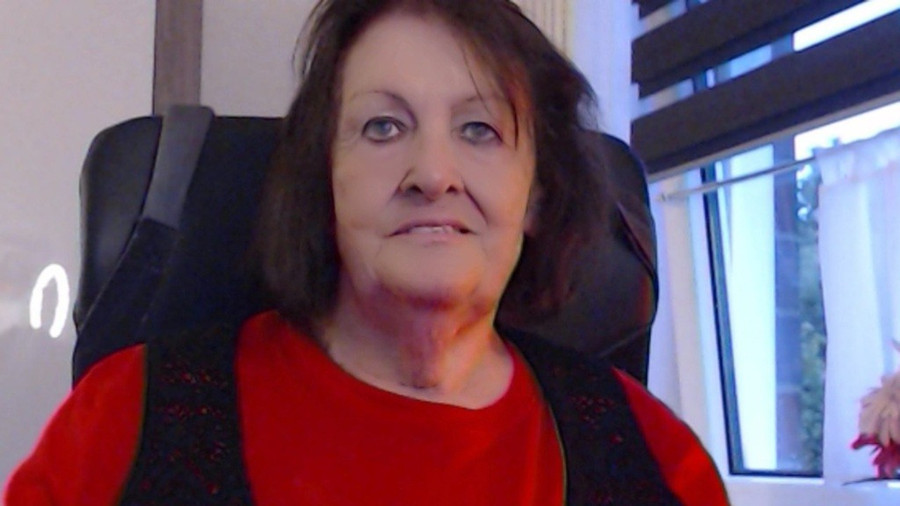 m***hi, dicke möpse, D***o, nahaufnahme