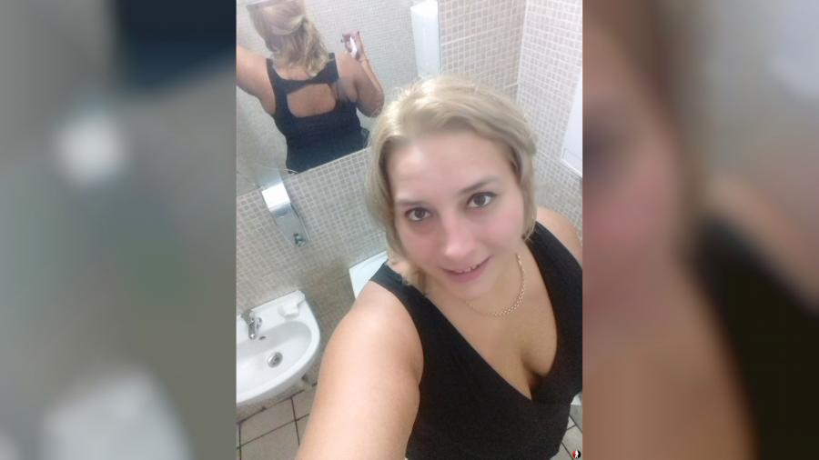 p*****s in einer öffentlichen Toilette