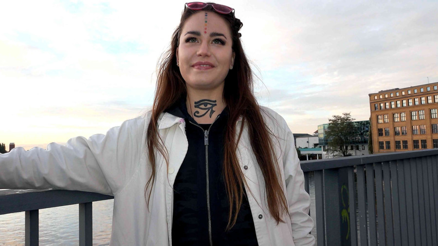 Bilder zu Klimaaktivistin in Berlin nach Demo abgeschleppt