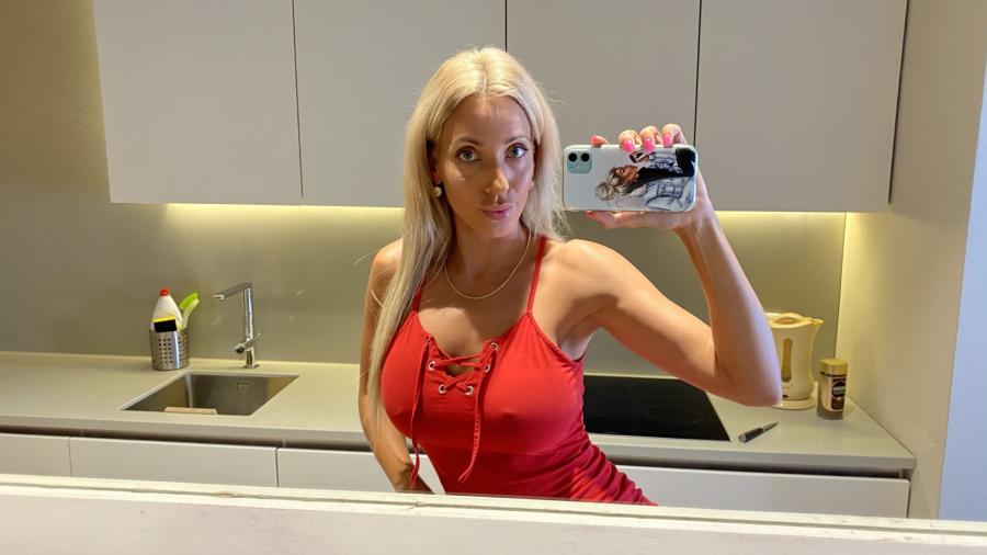 Nachts alleine in der Küche